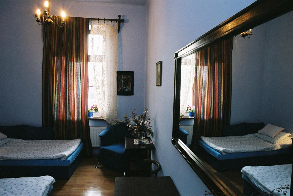 Piano Guest House Краків Екстер'єр фото